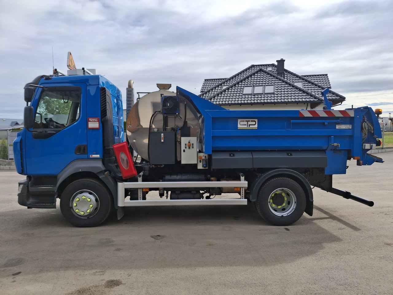 Renault D16 - Skrapiarka: zdjęcie 5 Renault D16 - Skrapiarka: zdjęcie 5