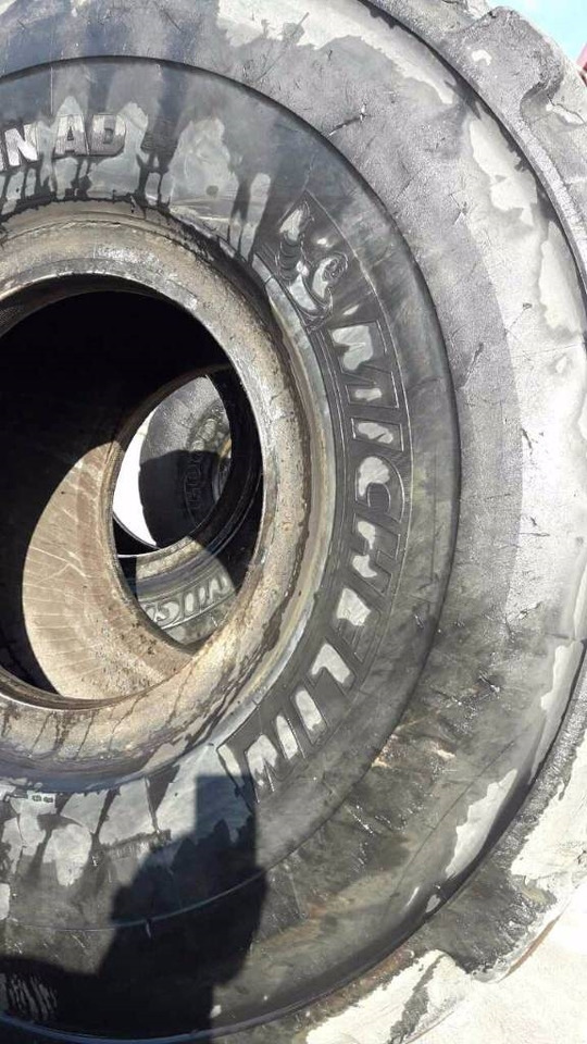 Michelin 29,5R25 X-SUPER TERRAIN /AD - Opona: zdjęcie 4 Michelin 29,5R25 X-SUPER TERRAIN /AD - Opona: zdjęcie 4