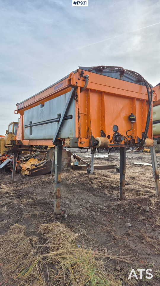 EPOKE SH3401 5m3 sand/salt spreader (2007) - Rozsiewacz piasku i soli: zdjęcie 5 EPOKE SH3401 5m3 sand/salt spreader (2007) - Rozsiewacz piasku i soli: zdjęcie 5