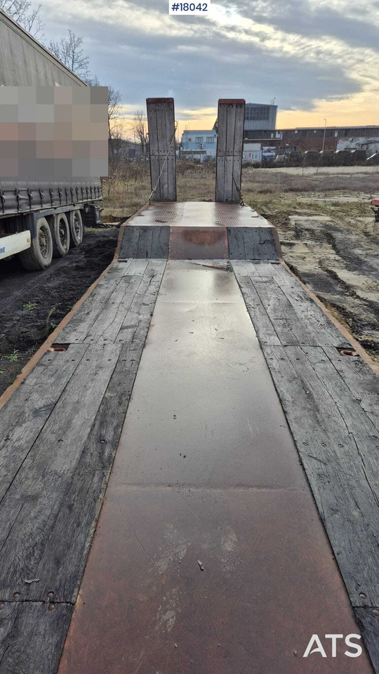 GOLDHOFER STZ TL4 low-bed semi-trailer (1997) - Naczepa niskopodwoziowa: zdjęcie 4 GOLDHOFER STZ TL4 low-bed semi-trailer (1997) - Naczepa niskopodwoziowa: zdjęcie 4