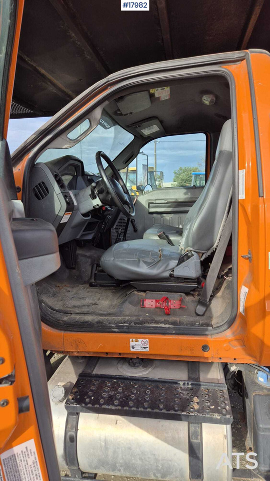 Podnośnik koszowy w samochody ciężarowe Lift for maintenance and assembly work FORD F750 (2013): zdjęcie 16 Podnośnik koszowy w samochody ciężarowe Lift for maintenance and assembly work FORD F750 (2013): zdjęcie 16