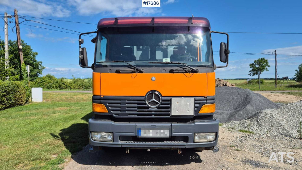 Mercedes-Benz 1828 hooklift (1999) two containers - Ciężarówka hakowiec: zdjęcie 2 Mercedes-Benz 1828 hooklift (1999) two containers - Ciężarówka hakowiec: zdjęcie 2