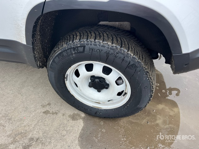 2021 Land Rover Defender 4x4 SUV - SUV: zdjęcie 4 2021 Land Rover Defender 4x4 SUV - SUV: zdjęcie 4