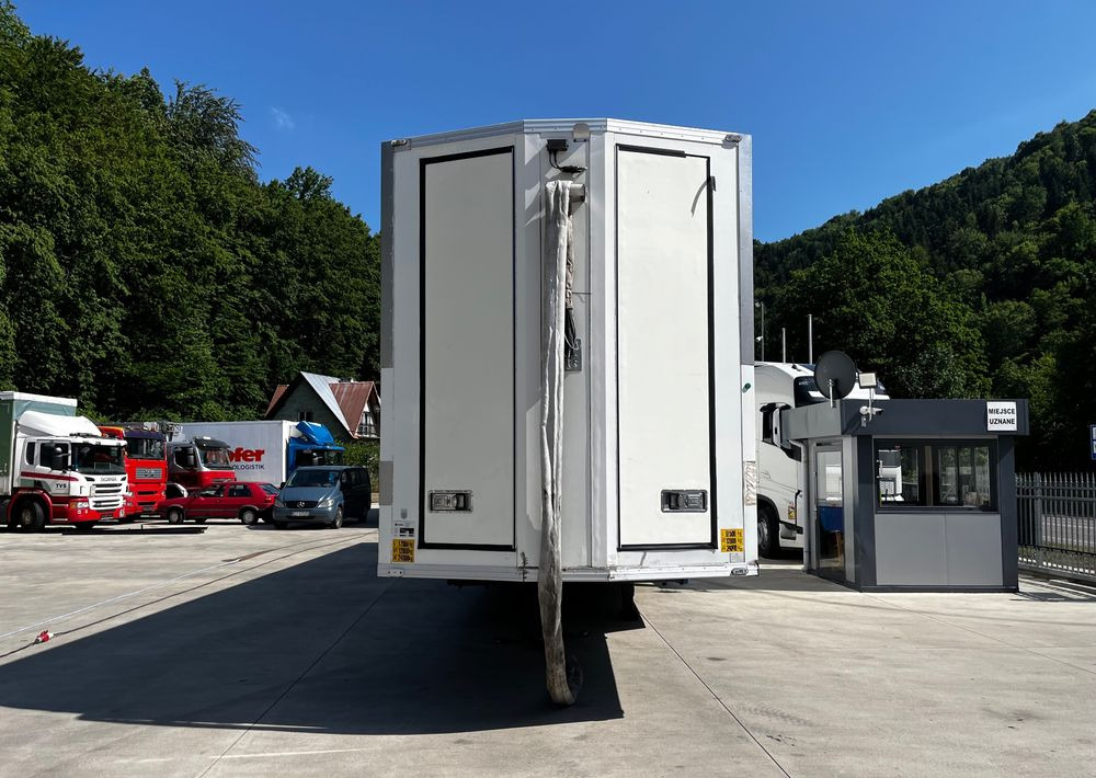 Pezzaioli HMK Industri // Do przewozu zwierząt // 2004 Rok // 3 Pokłady // Waga // Osi skrętne // Oznonacja // - Naczepa do przewozu zwierząt: zdjęcie 3 Pezzaioli HMK Industri // Do przewozu zwierząt // 2004 Rok // 3 Pokłady // Waga // Osi skrętne // Oznonacja // - Naczepa do przewozu zwierząt: zdjęcie 3