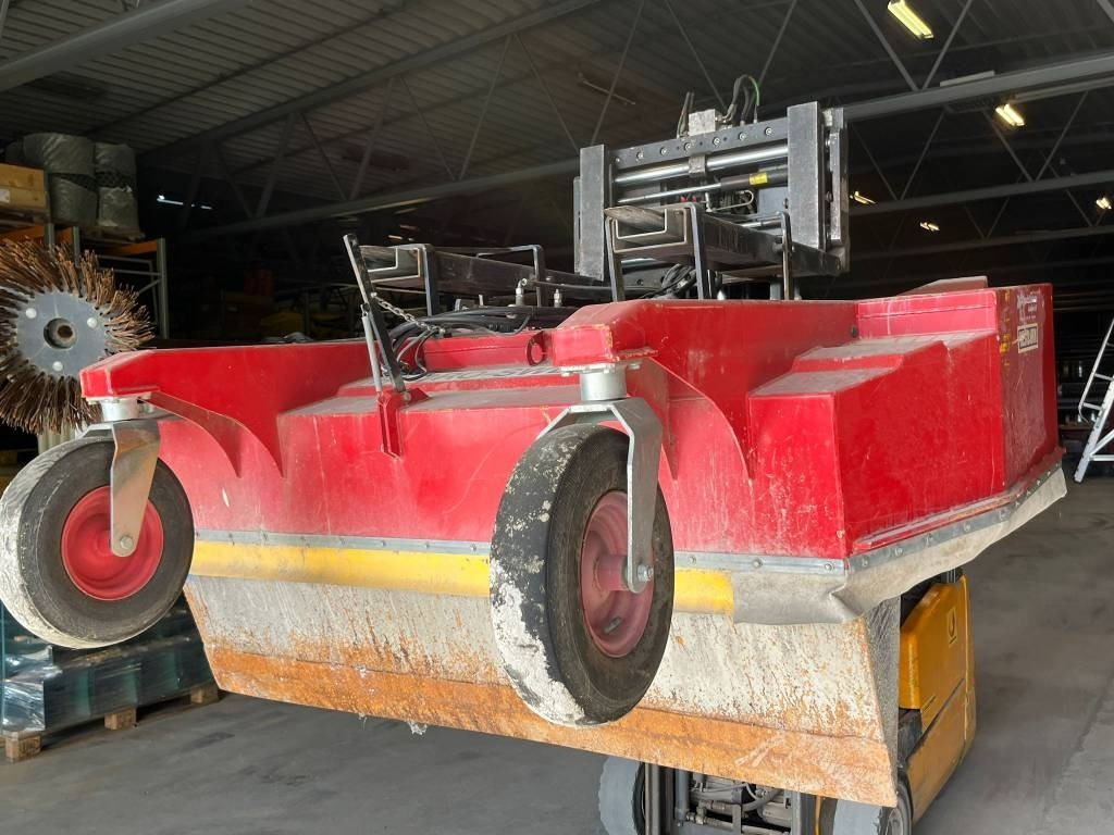 Westbjorn Hydro-Sweeper 2000 SSH - Szczotka: zdjęcie 4 Westbjorn Hydro-Sweeper 2000 SSH - Szczotka: zdjęcie 4