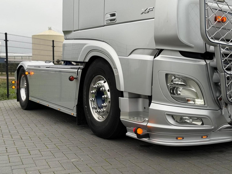 DAF XF 530 FT VOLLUCHT, SHOWTRUCK, RETARDER, LEER, PTO/HYDRAULIEK. - Ciągnik siodłowy: zdjęcie 5 DAF XF 530 FT VOLLUCHT, SHOWTRUCK, RETARDER, LEER, PTO/HYDRAULIEK. - Ciągnik siodłowy: zdjęcie 5