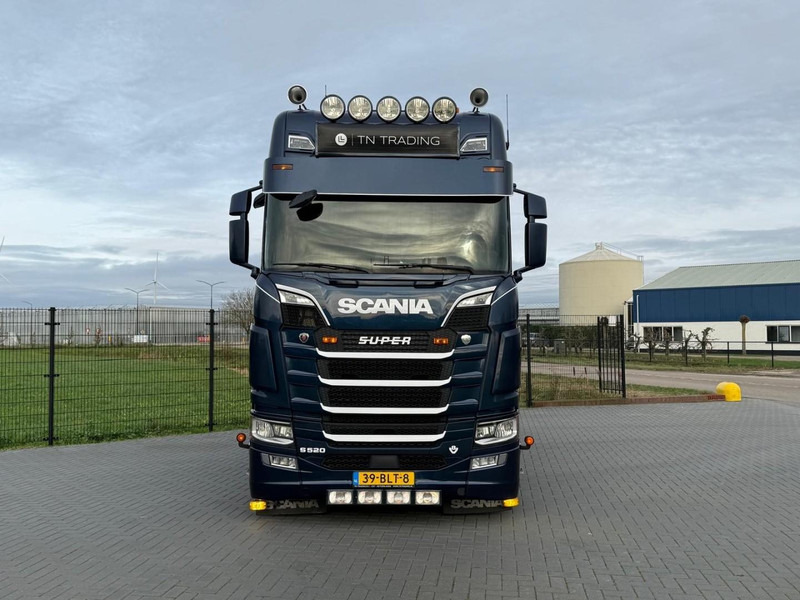 Scania S520 VOLLUCHT, RETARDER, LEATHER, ALCOA, 9 TONS VOORAS, TACHO 2. - Ciągnik siodłowy: zdjęcie 2 Scania S520 VOLLUCHT, RETARDER, LEATHER, ALCOA, 9 TONS VOORAS, TACHO 2. - Ciągnik siodłowy: zdjęcie 2