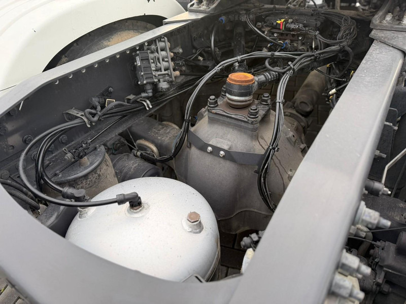 Wywrotka Volvo FH16.650XL VOLLUCHT, RETARDER, HYDRAULIEK, LEER, PARK COOL.: zdjęcie 10 Wywrotka Volvo FH16.650XL VOLLUCHT, RETARDER, HYDRAULIEK, LEER, PARK COOL.: zdjęcie 10