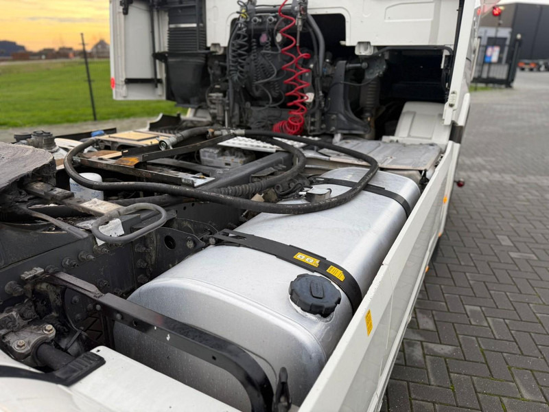 Wywrotka Volvo FH16.650XL VOLLUCHT, RETARDER, HYDRAULIEK, LEER, PARK COOL.: zdjęcie 16 Wywrotka Volvo FH16.650XL VOLLUCHT, RETARDER, HYDRAULIEK, LEER, PARK COOL.: zdjęcie 16