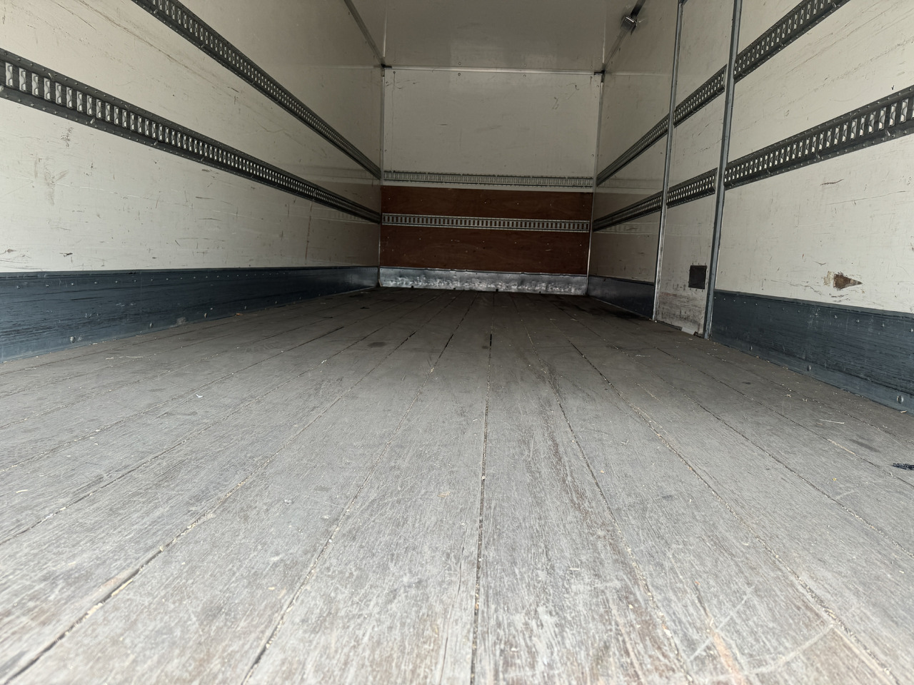 MERCEDES-BENZ ATEGO 1218 - Samochód ciężarowy furgon: zdjęcie 4 MERCEDES-BENZ ATEGO 1218 - Samochód ciężarowy furgon: zdjęcie 4