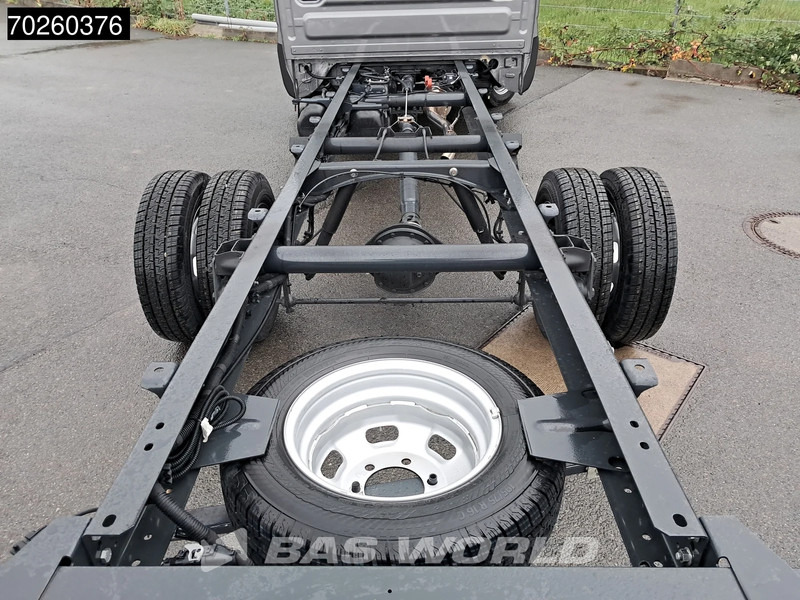 Nowy Samochód dostawczy Iveco Daily 35C21 Neu! 3.0L 2025-Modell Automatik 210PS Radstand 410 Fahrgestell Doppelbereifung LED ACC Klima Euro6 Chassis A/C: zdjęcie 9 Nowy Samochód dostawczy Iveco Daily 35C21 Neu! 3.0L 2025-Modell Automatik 210PS Radstand 410 Fahrgestell Doppelbereifung LED ACC Klima Euro6 Chassis A/C: zdjęcie 9