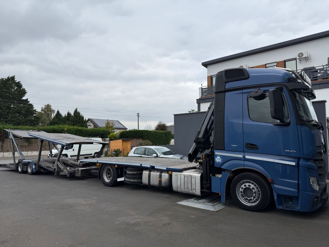 Mercedes-Benz Actros 1843 FVG 5-Zug / VDI 2700 / Kran MKG - Ciężarówka do przewozu samochodów: zdjęcie 1 Mercedes-Benz Actros 1843 FVG 5-Zug / VDI 2700 / Kran MKG - Ciężarówka do przewozu samochodów: zdjęcie 1