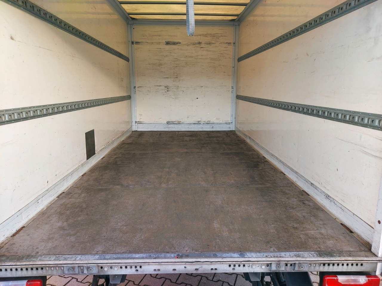 Iveco Daily 35s16 KOFFER LBW KLIMA - Dostawczy kontener: zdjęcie 4 Iveco Daily 35s16 KOFFER LBW KLIMA - Dostawczy kontener: zdjęcie 4