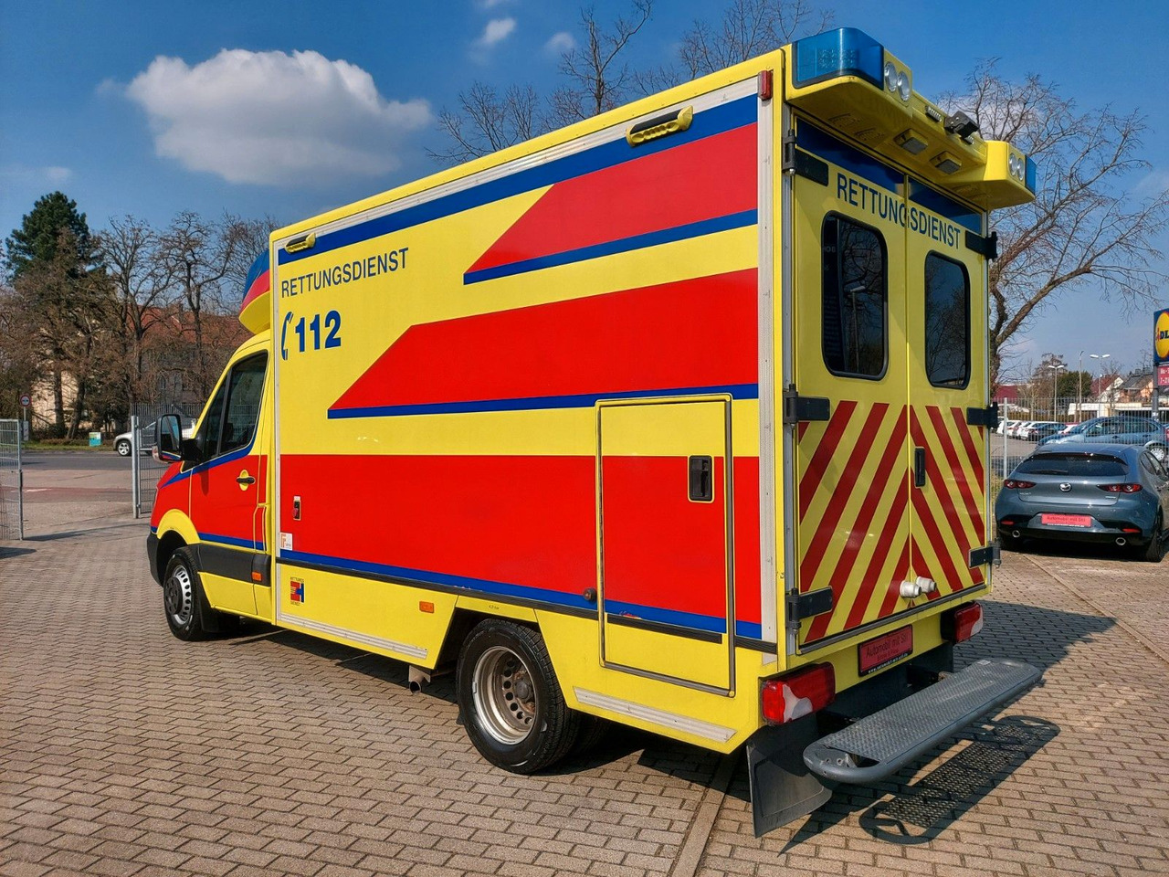 Mercedes-Benz Sprinter II Pritsche 516 Autom. RTW Ambulance - Pogotowie: zdjęcie 4 Mercedes-Benz Sprinter II Pritsche 516 Autom. RTW Ambulance - Pogotowie: zdjęcie 4