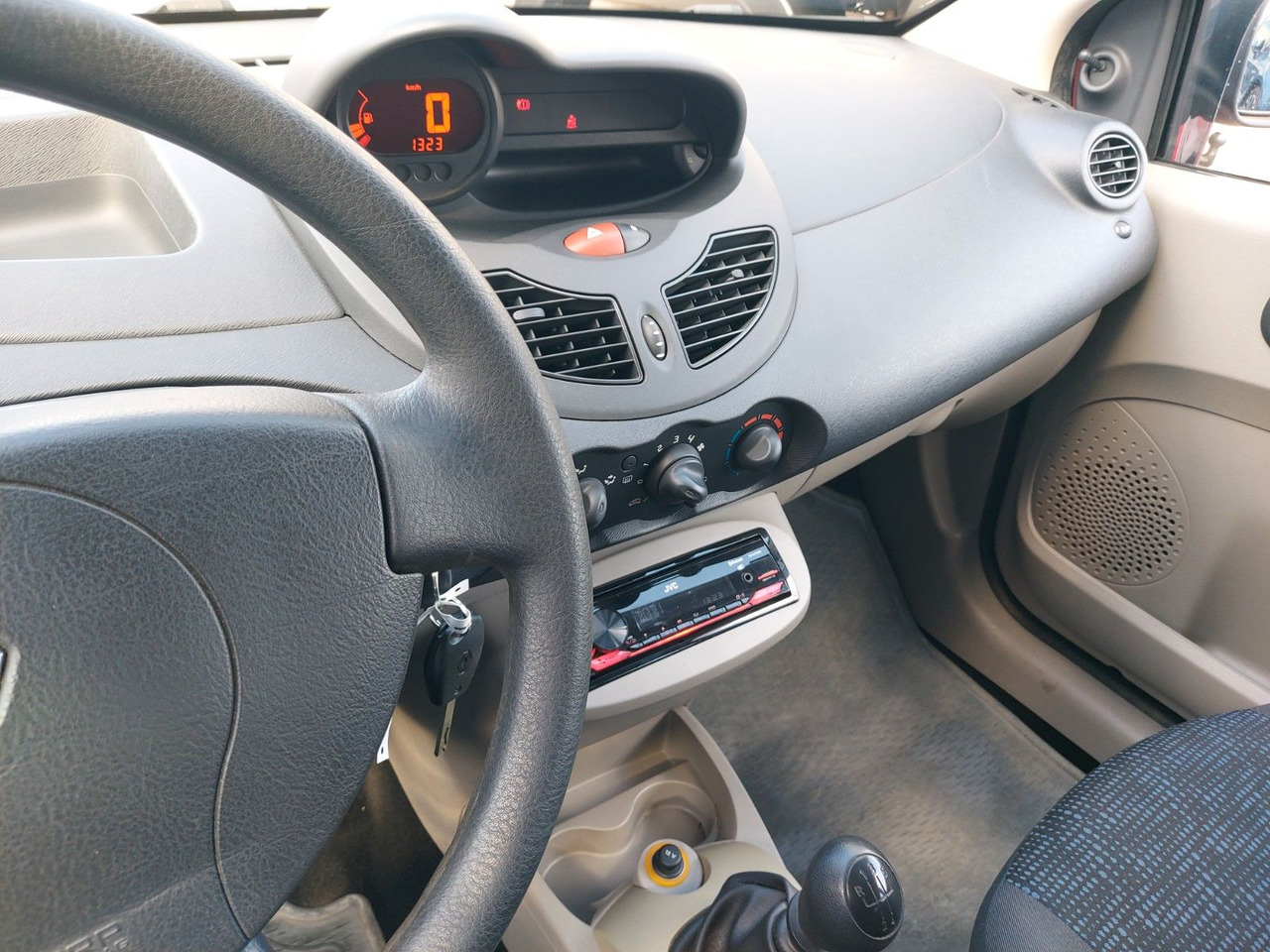 Samochód osobowy Renault Twingo Authentique DAB nur 37000km: zdjęcie 10 Samochód osobowy Renault Twingo Authentique DAB nur 37000km: zdjęcie 10