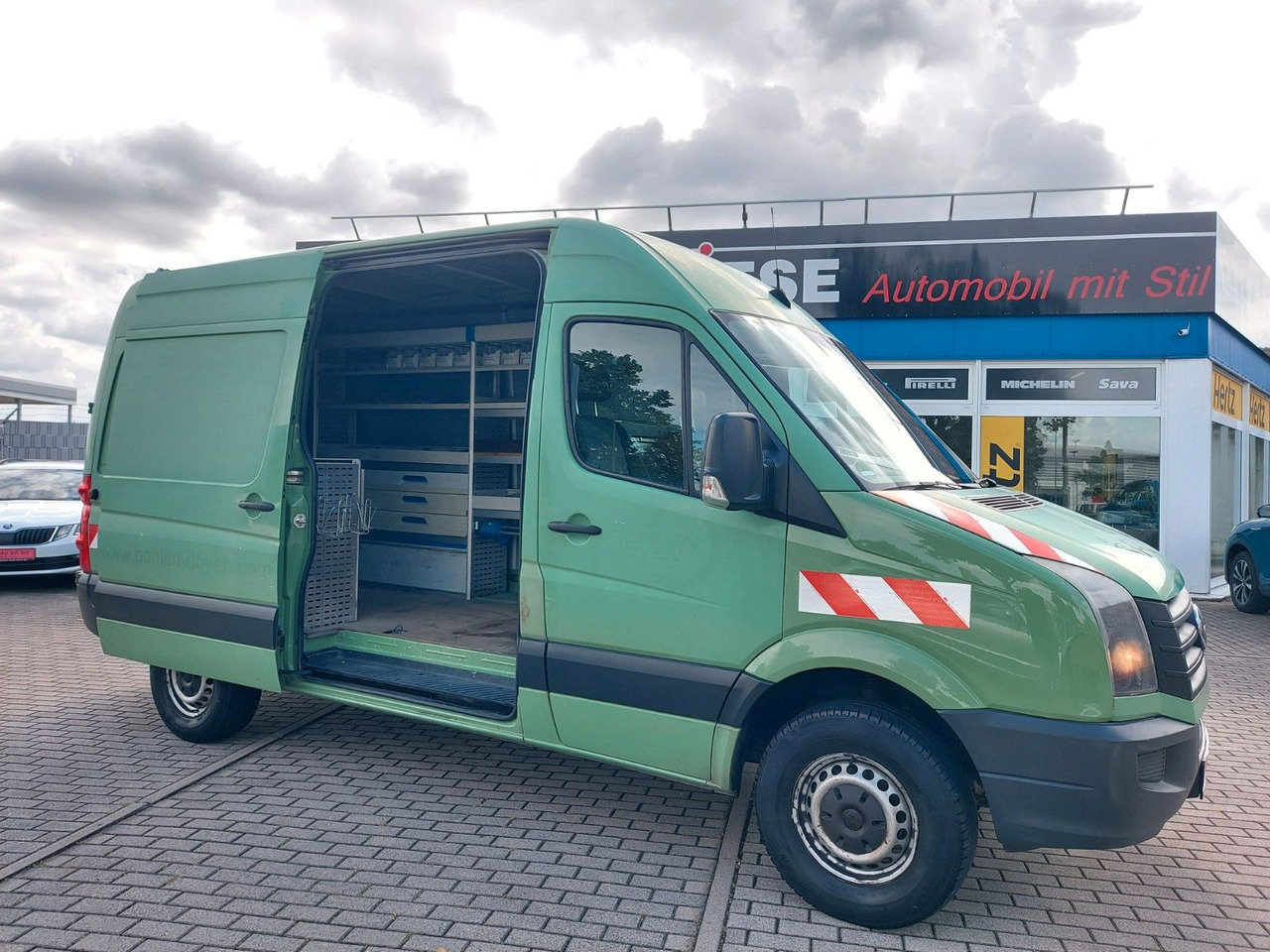 Volkswagen Crafter Kasten 35 mittel L2H2 Hochdach Klima AHK - Furgon: zdjęcie 1 Volkswagen Crafter Kasten 35 mittel L2H2 Hochdach Klima AHK - Furgon: zdjęcie 1
