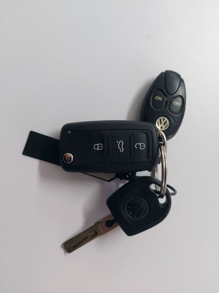 Volkswagen T5 Transporter Kasten Kombi Lang Klima Standheiz - Mikrobus: zdjęcie 4 Volkswagen T5 Transporter Kasten Kombi Lang Klima Standheiz - Mikrobus: zdjęcie 4