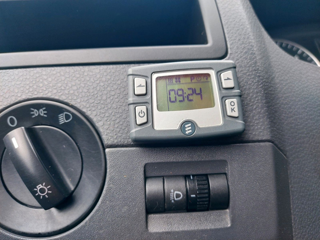 Mikrobus Volkswagen T5 Transporter Kasten Kombi lang Klima AHK: zdjęcie 15 Mikrobus Volkswagen T5 Transporter Kasten Kombi lang Klima AHK: zdjęcie 15