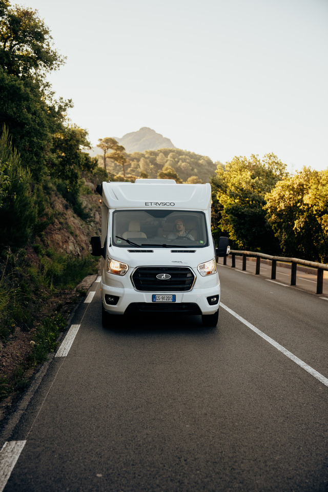 ETRUSCO Etrusco V 6.8 SCF - Kamper: zdjęcie 1 ETRUSCO Etrusco V 6.8 SCF - Kamper: zdjęcie 1