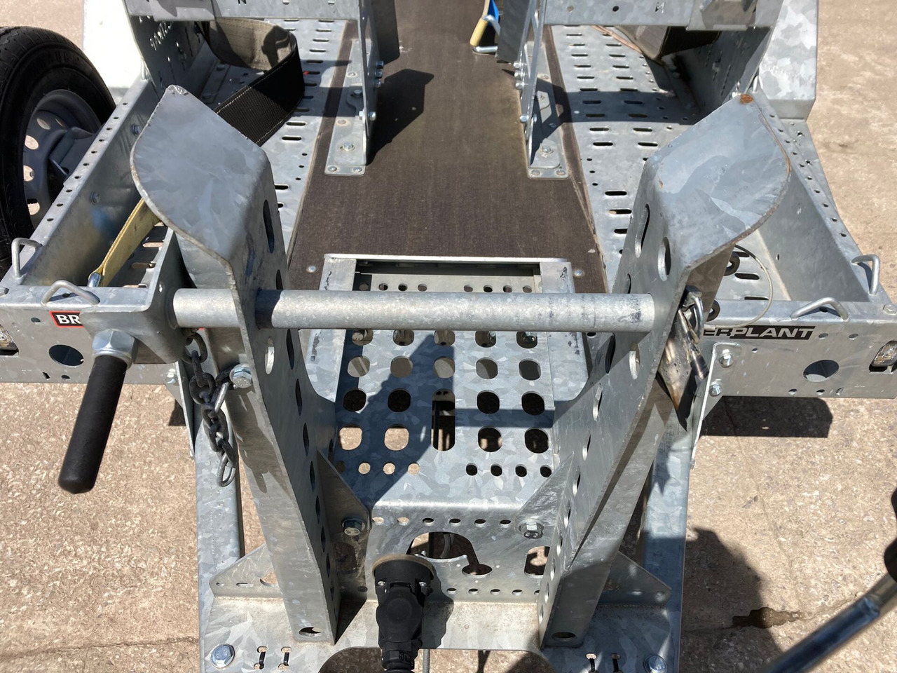 Przyczepa do transportu maszyn Brian James Trailers T-02-T: zdjęcie 12 Przyczepa do transportu maszyn Brian James Trailers T-02-T: zdjęcie 12