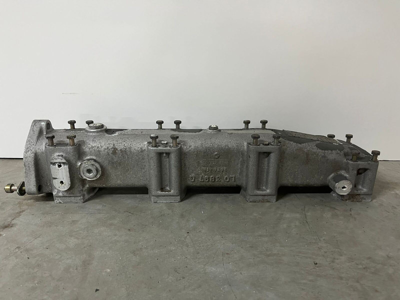 Liebherr A974 / P974 / R942 / R944 / R954 / R964 / R974 / R974B - A 974 / P 974 / R 942 / R 944 / R 954 / R 964 / R 974 / R 974B - Rura dolotowa: zdjęcie 3 Liebherr A974 / P974 / R942 / R944 / R954 / R964 / R974 / R974B - A 974 / P 974 / R 942 / R 944 / R 954 / R 964 / R 974 / R 974B - Rura dolotowa: zdjęcie 3