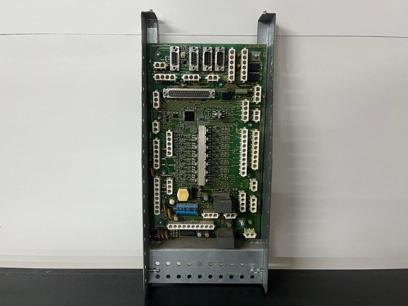 Liebherr - Układ elektryczny: zdjęcie 1 Liebherr - Układ elektryczny: zdjęcie 1