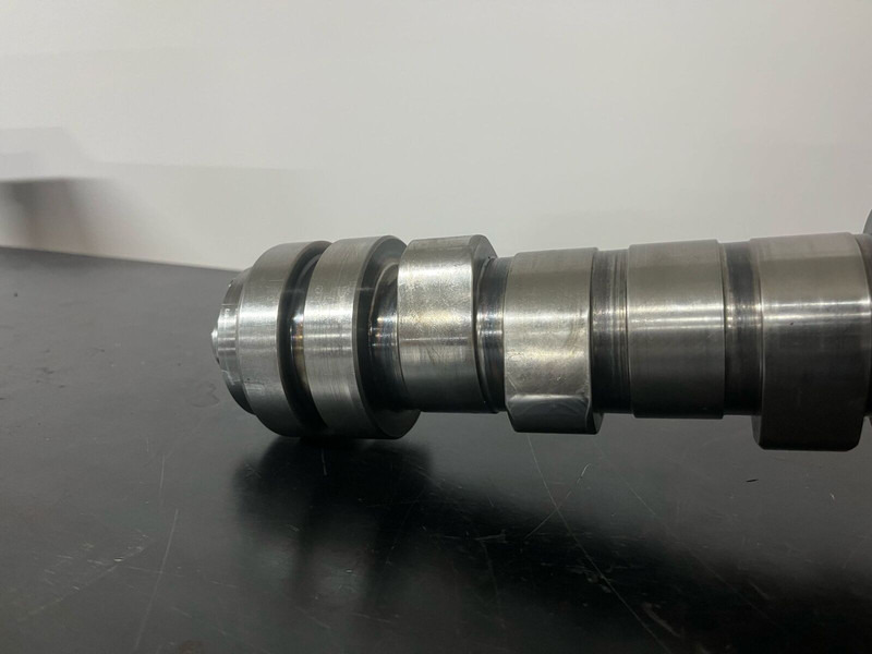 Liebherr - Wałek rozrządu: zdjęcie 2 Liebherr - Wałek rozrządu: zdjęcie 2