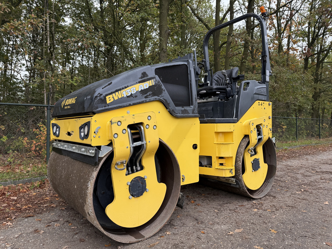 BOMAG BW138AD-5 - Kompaktor: zdjęcie 1 BOMAG BW138AD-5 - Kompaktor: zdjęcie 1