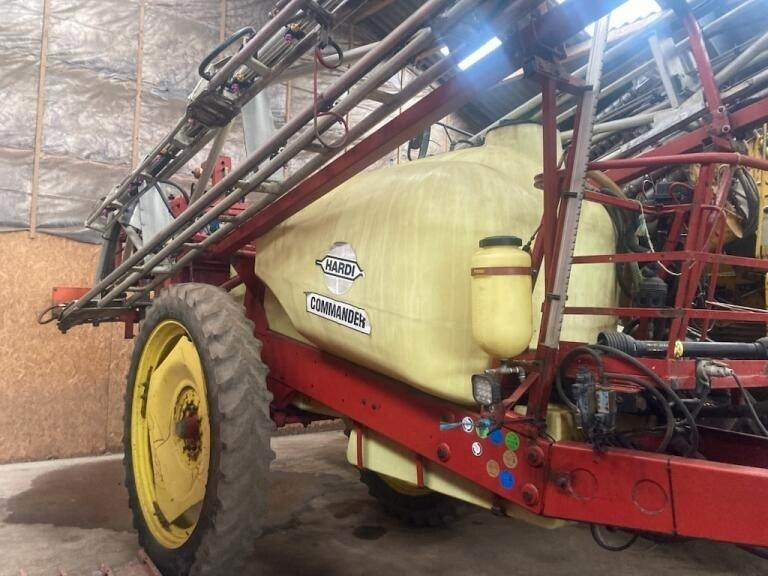 Hardi COMMANDER 4200L - Opryskiwacz przyczepiany: zdjęcie 1 Hardi COMMANDER 4200L - Opryskiwacz przyczepiany: zdjęcie 1