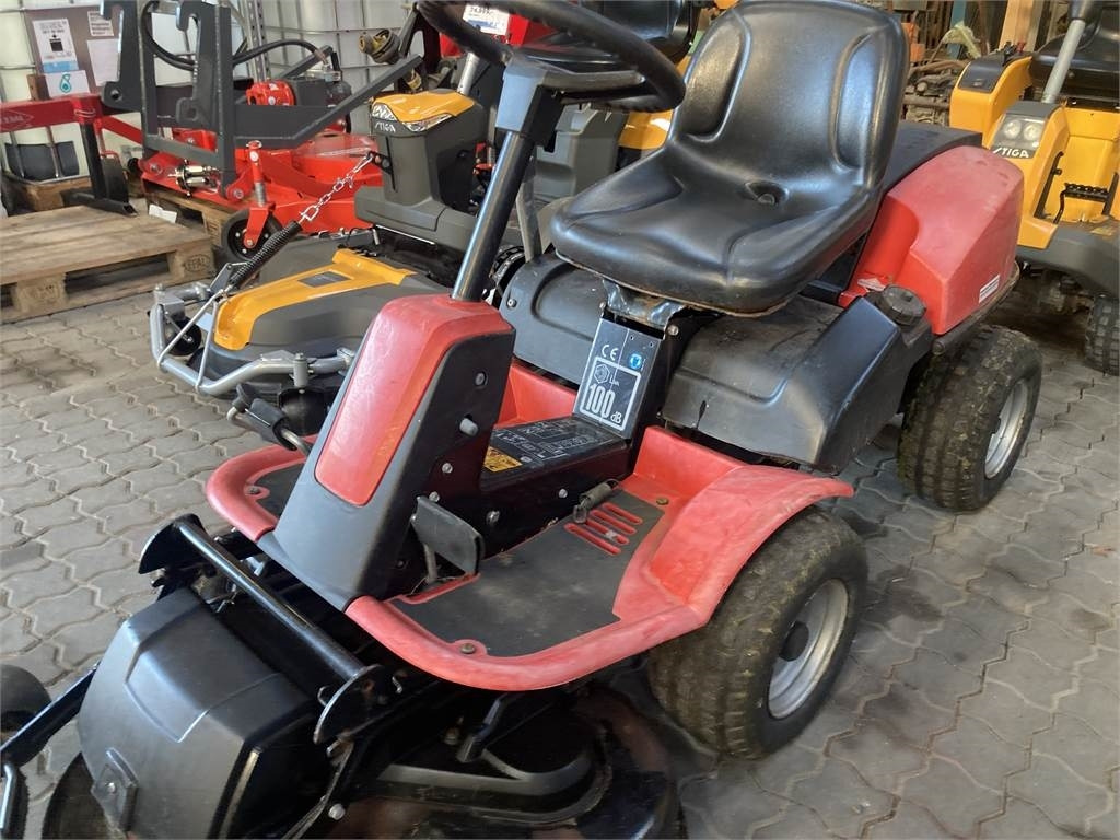 Jonsered FR2215MA - Ciągnik komunalny: zdjęcie 2 Jonsered FR2215MA - Ciągnik komunalny: zdjęcie 2