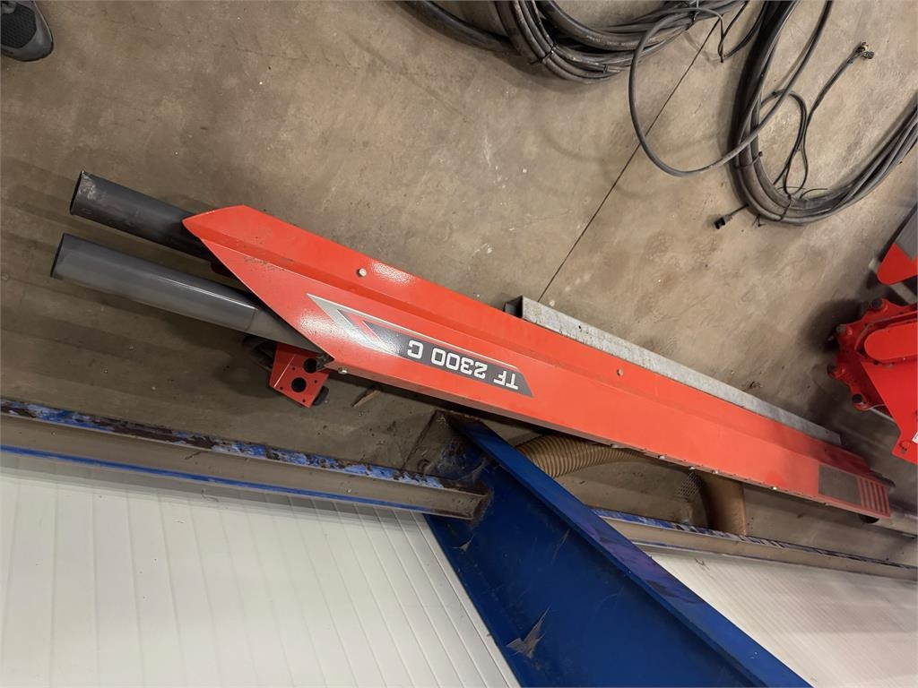 Kuhn TF 2300 C ISOBUS - Cysterna: zdjęcie 4 Kuhn TF 2300 C ISOBUS - Cysterna: zdjęcie 4