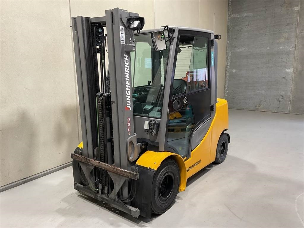 Jungheinrich TFG 430S - Wózek widłowy gazowy: zdjęcie 4 Jungheinrich TFG 430S - Wózek widłowy gazowy: zdjęcie 4