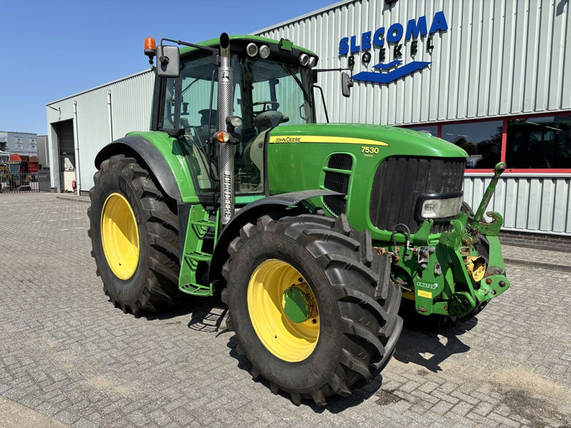 John Deere 7530 Premium AutoPowr - Ciągnik rolniczy: zdjęcie 4 John Deere 7530 Premium AutoPowr - Ciągnik rolniczy: zdjęcie 4