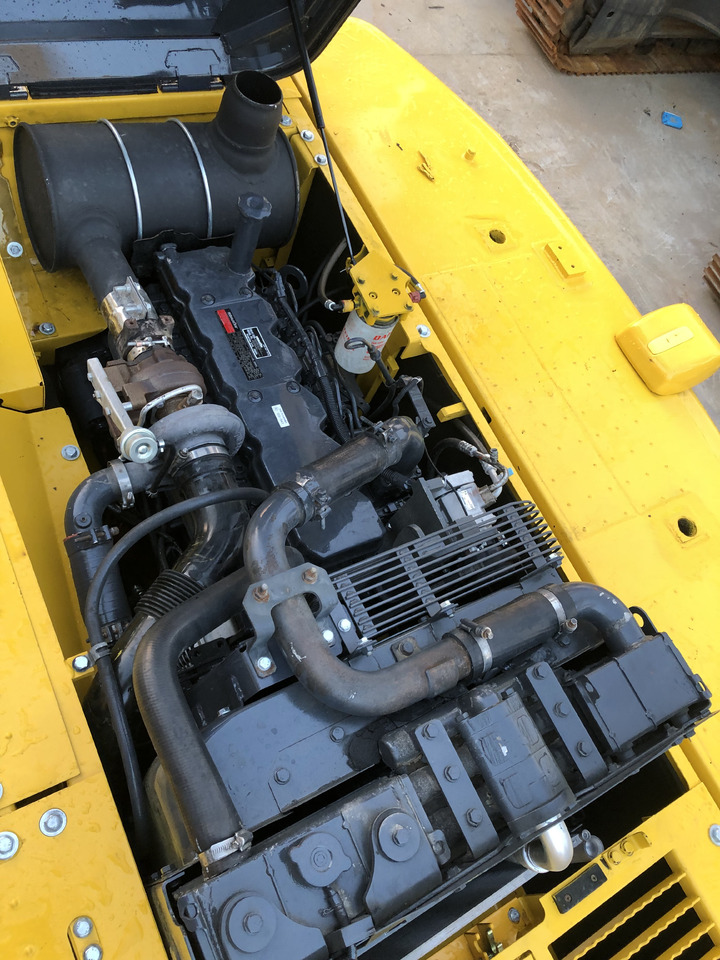 KOMATSU PC220-8N1 - Koparka gąsienicowa: zdjęcie 4 KOMATSU PC220-8N1 - Koparka gąsienicowa: zdjęcie 4