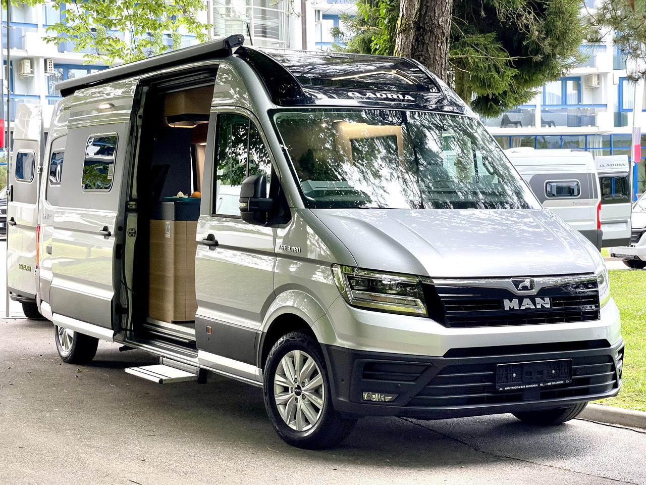 ADRIA MAX 680 SGX - Kampervan: zdjęcie 1 ADRIA MAX 680 SGX - Kampervan: zdjęcie 1