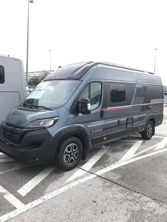 ADRIA Twin Sport 640 SG - Kampervan: zdjęcie 2 ADRIA Twin Sport 640 SG - Kampervan: zdjęcie 2
