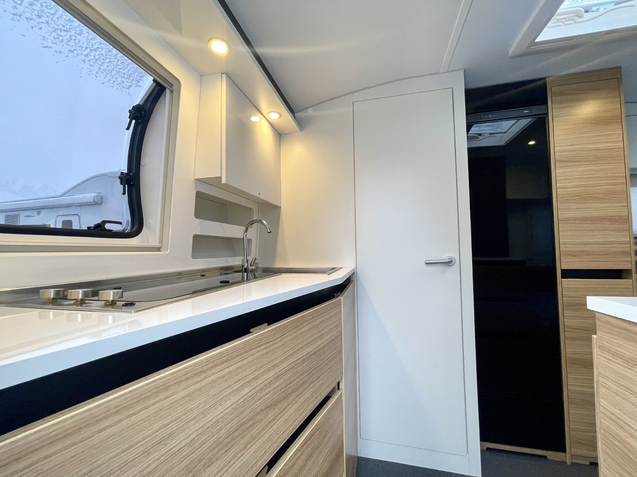 Nowy Przyczepa kempingowa Adria Action Sport: zdjęcie 11 Nowy Przyczepa kempingowa Adria Action Sport: zdjęcie 11