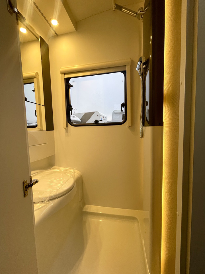 Nowy Przyczepa kempingowa Adria Action Sport: zdjęcie 13 Nowy Przyczepa kempingowa Adria Action Sport: zdjęcie 13