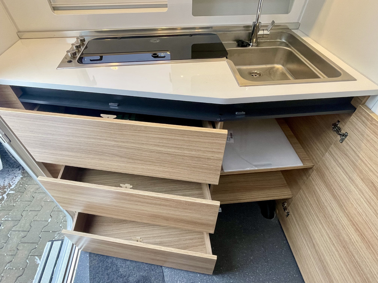 Nowy Przyczepa kempingowa Adria Action Sport: zdjęcie 9 Nowy Przyczepa kempingowa Adria Action Sport: zdjęcie 9