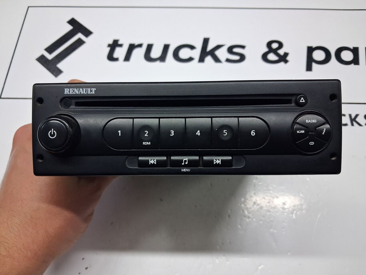 DELPHI RADIO RADIOODTWARZACZ CD 12V RENAULT PREMIUM MAGNUM MIDLUM DXI ORYGINAŁ - Kabina i wnętrze do Samochodów ciężarowych: zdjęcie 2 DELPHI RADIO RADIOODTWARZACZ CD 12V RENAULT PREMIUM MAGNUM MIDLUM DXI ORYGINAŁ - Kabina i wnętrze do Samochodów ciężarowych: zdjęcie 2