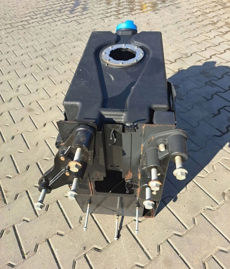 FORD ZBIORNIK ADBLUE FORD F-MAX CARGO - Zbiornik na AdBlue do Samochodów ciężarowych: zdjęcie 2 FORD ZBIORNIK ADBLUE FORD F-MAX CARGO - Zbiornik na AdBlue do Samochodów ciężarowych: zdjęcie 2