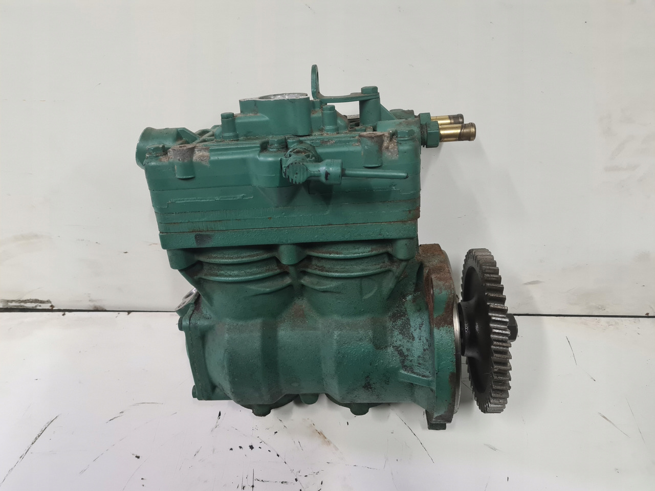 KNORR-BREMSE SPRĘŻARKA KOMPRESOR POWIETRZA RENAULT GAMA T EVO VOLVO FH 5 FM 5 ORYGINAŁ - Sprężarka do Samochodów ciężarowych: zdjęcie 2 KNORR-BREMSE SPRĘŻARKA KOMPRESOR POWIETRZA RENAULT GAMA T EVO VOLVO FH 5 FM 5 ORYGINAŁ - Sprężarka do Samochodów ciężarowych: zdjęcie 2