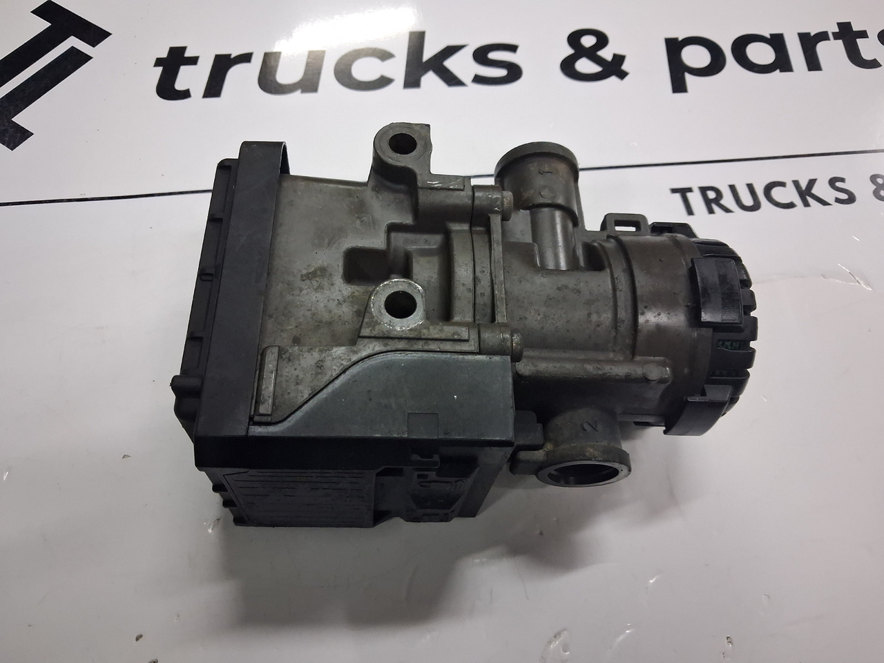 KNORR-BREMSE ZAWÓR NACZEPOWY EBS EUROPA VOLVO FH FM RENAULT DXI - Zawór hamulcowy do Samochodów ciężarowych: zdjęcie 3 KNORR-BREMSE ZAWÓR NACZEPOWY EBS EUROPA VOLVO FH FM RENAULT DXI - Zawór hamulcowy do Samochodów ciężarowych: zdjęcie 3