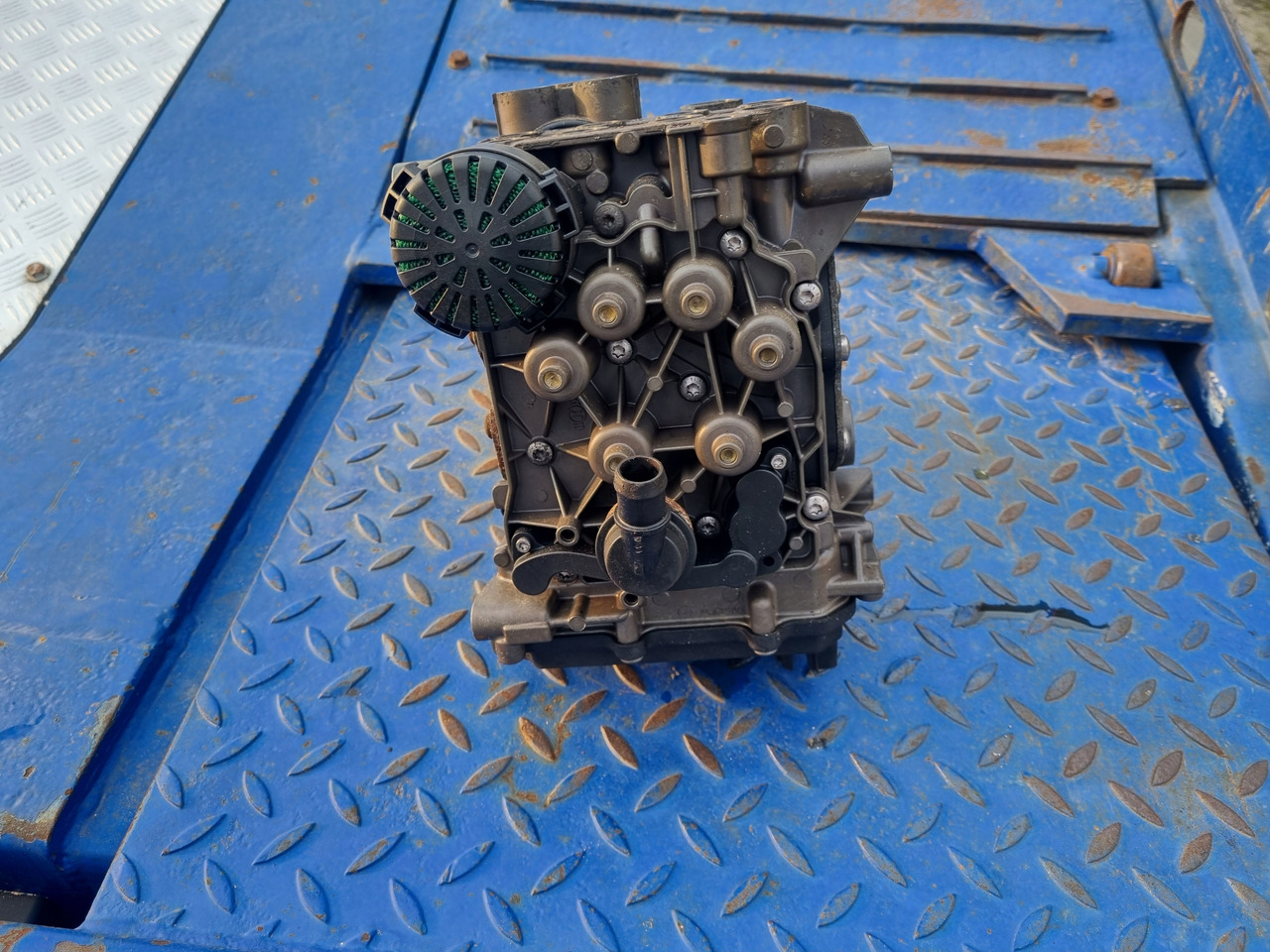 KNORR-BREMSE ZAWÓR OSUSZACZ POWIETRZA APM VOLVO FH 4 FM 4 FMX 4 EURO 6 - Części układu hamulcowego do Samochodów ciężarowych: zdjęcie 5 KNORR-BREMSE ZAWÓR OSUSZACZ POWIETRZA APM VOLVO FH 4 FM 4 FMX 4 EURO 6 - Części układu hamulcowego do Samochodów ciężarowych: zdjęcie 5