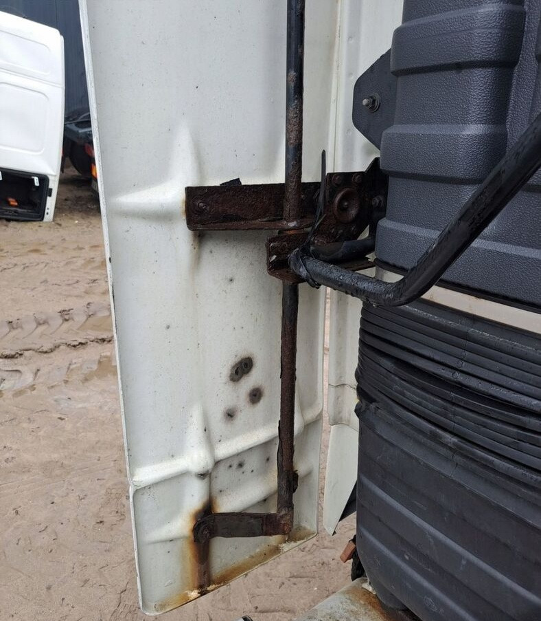 OWIEWKA LEWA SPOILER ZAKABINOWY VOLVO FH 12 13 - Aerodynamika/ Spojler do Samochodów ciężarowych: zdjęcie 1 OWIEWKA LEWA SPOILER ZAKABINOWY VOLVO FH 12 13 - Aerodynamika/ Spojler do Samochodów ciężarowych: zdjęcie 1