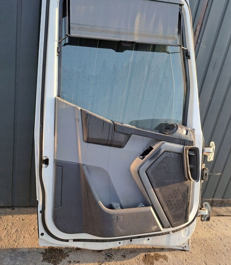 RENAULT DRZWI KOMPLETNE LEWE RENAULT GAMA T K C RANGE - Drzwi i części do Samochodów ciężarowych: zdjęcie 3 RENAULT DRZWI KOMPLETNE LEWE RENAULT GAMA T K C RANGE - Drzwi i części do Samochodów ciężarowych: zdjęcie 3