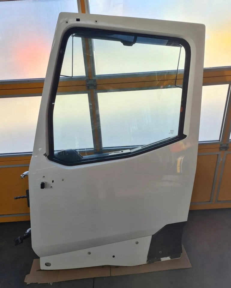 RENAULT DRZWI KOMPLETNE LEWE RENAULT GAMA T RANGE - Drzwi i części do Samochodów ciężarowych: zdjęcie 1 RENAULT DRZWI KOMPLETNE LEWE RENAULT GAMA T RANGE - Drzwi i części do Samochodów ciężarowych: zdjęcie 1