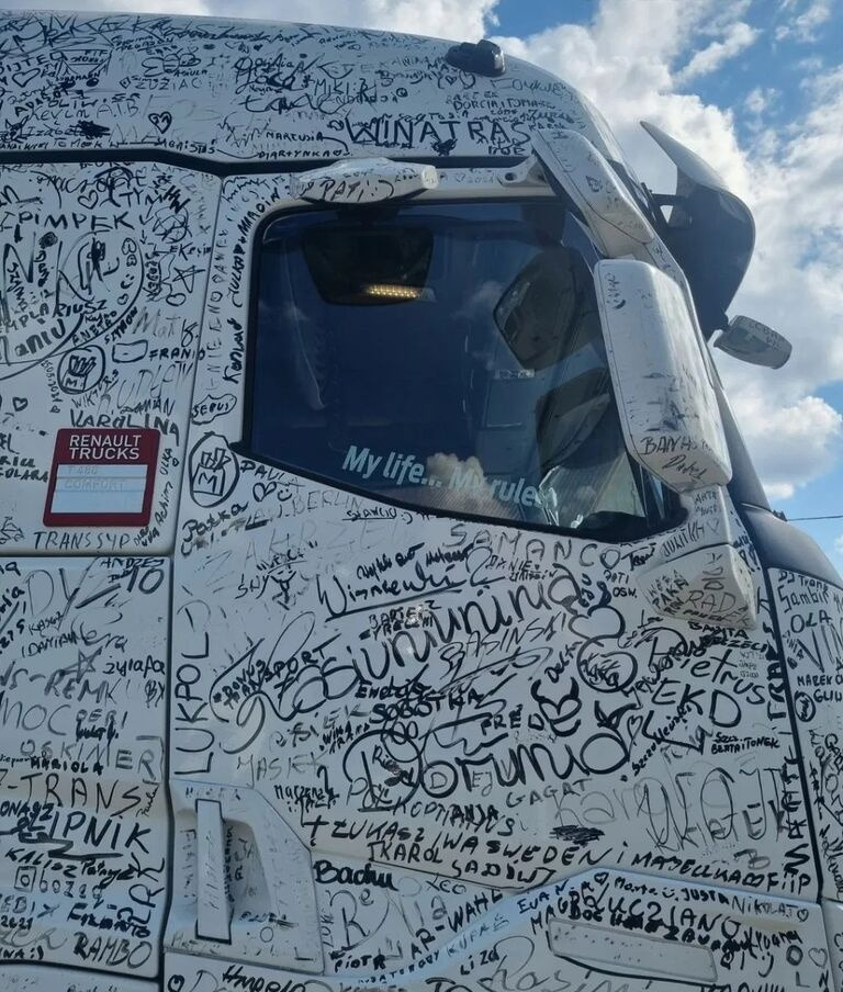 RENAULT DRZWI KOMPLETNE PRAWE RENAULT GAMA T RANGE WYSOKA KABINA HIGH - Drzwi i części do Samochodów ciężarowych: zdjęcie 1 RENAULT DRZWI KOMPLETNE PRAWE RENAULT GAMA T RANGE WYSOKA KABINA HIGH - Drzwi i części do Samochodów ciężarowych: zdjęcie 1