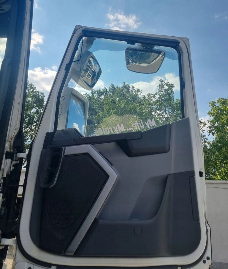 RENAULT DRZWI KOMPLETNE PRAWE RENAULT GAMA T RANGE WYSOKA KABINA HIGH - Drzwi i części do Samochodów ciężarowych: zdjęcie 2 RENAULT DRZWI KOMPLETNE PRAWE RENAULT GAMA T RANGE WYSOKA KABINA HIGH - Drzwi i części do Samochodów ciężarowych: zdjęcie 2