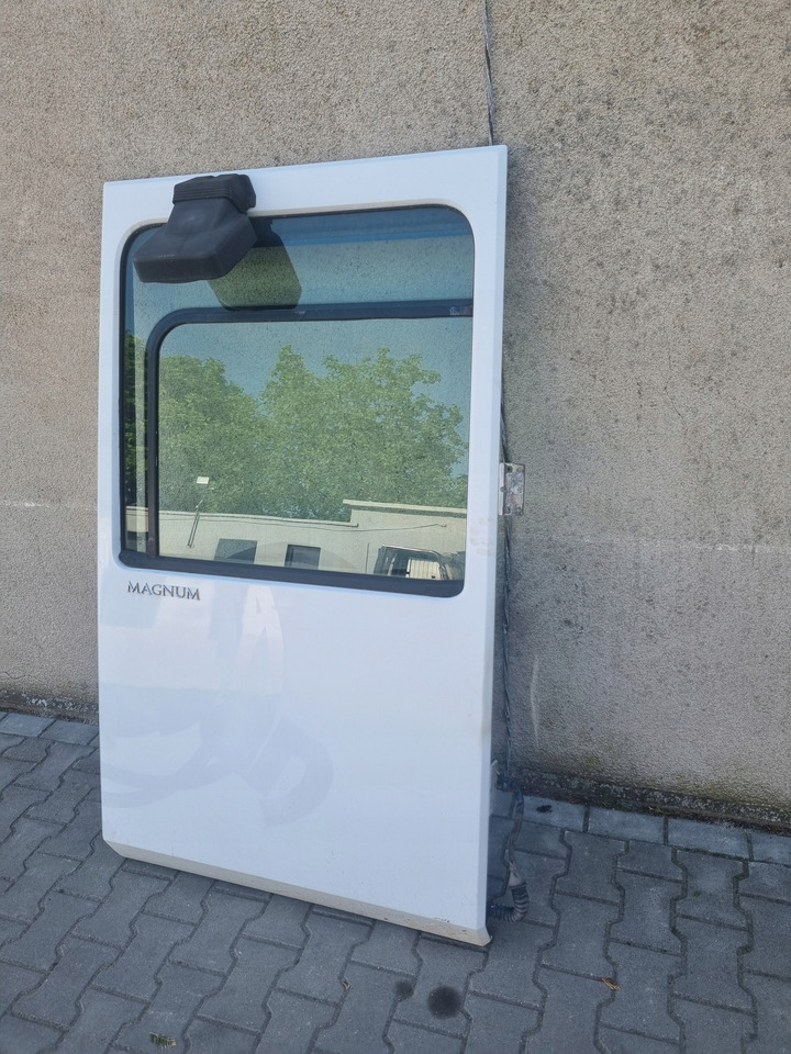 RENAULT DRZWI PRAWE KOMPLETNE RENAULT MAGNUM DXI 13 LIFT VEGA - Drzwi i części do Samochodów ciężarowych: zdjęcie 2 RENAULT DRZWI PRAWE KOMPLETNE RENAULT MAGNUM DXI 13 LIFT VEGA - Drzwi i części do Samochodów ciężarowych: zdjęcie 2